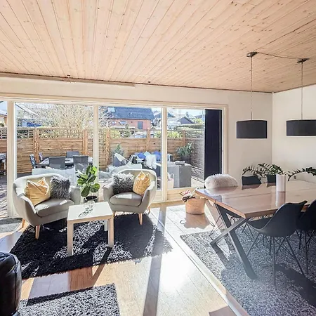 4 Bedroom Cozy In 度假居 *