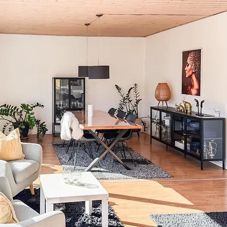 4 Bedroom Cozy In *