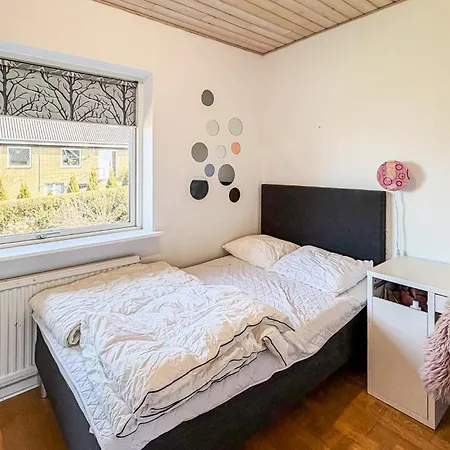 4 Bedroom Cozy In 度假居